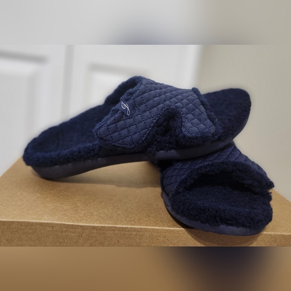 BNWT Spenco US 8.5 Sherpa Jamie Slippers Orthoic Grade Arch Support Comfort - Picture 9 of 16